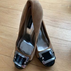 White House/ Black Market women’s heels